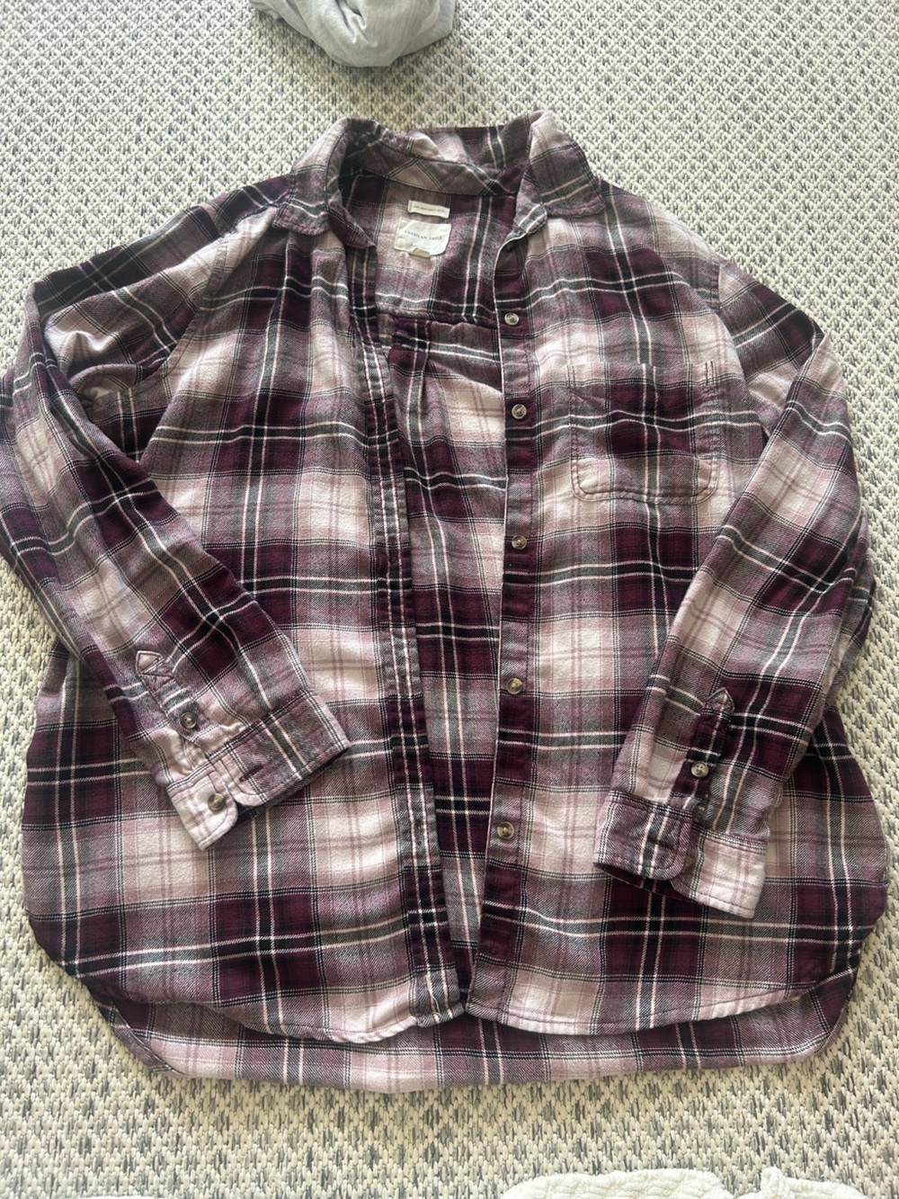 American Eagle Outfitters - soft flannel- Shirt in Burgundy and White
